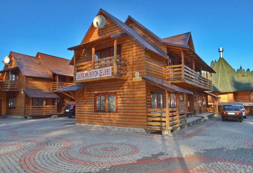 Retkeilymaja Zakhid Cottage Complex