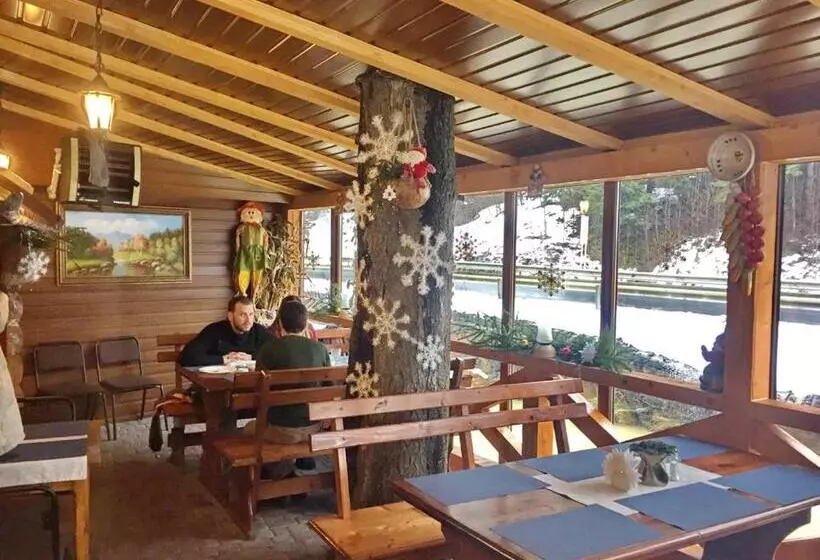 ユースホステル Zakhid Cottage Complex