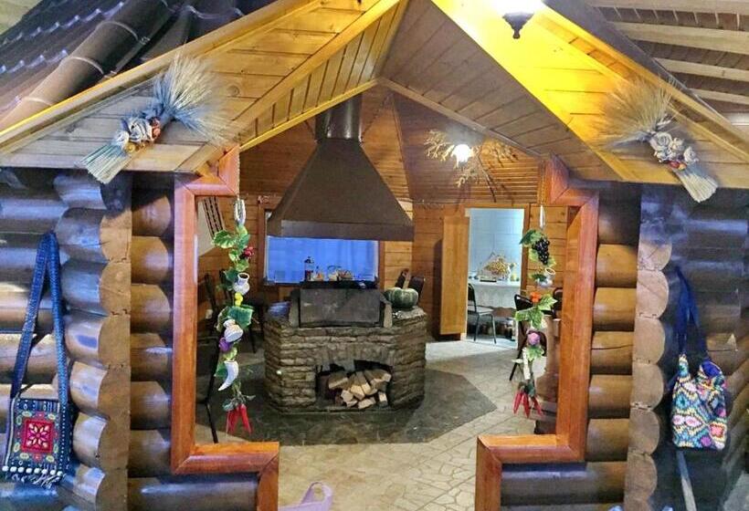 Retkeilymaja Zakhid Cottage Complex