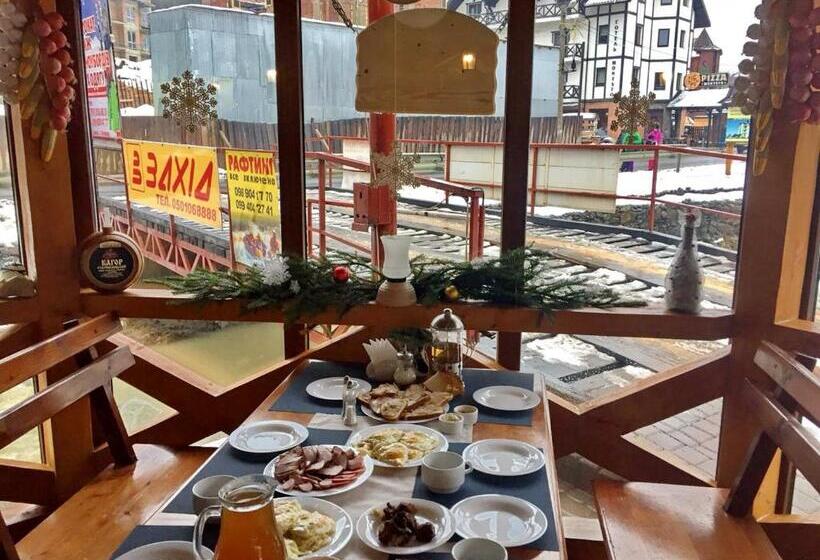 Retkeilymaja Zakhid Cottage Complex