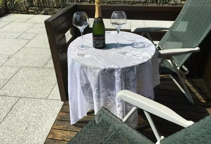 Aamiaismajoitus (B&B) Chalet Free Sauna & Spa Superking Bed