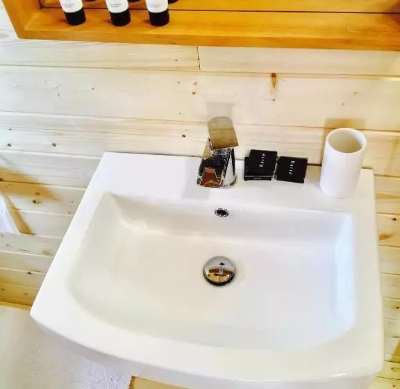 Aamiaismajoitus (B&B) Chalet Free Sauna & Spa Superking Bed