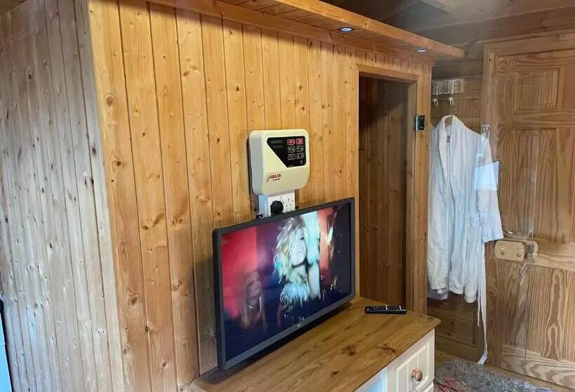 Aamiaismajoitus (B&B) Chalet Free Sauna & Spa Superking Bed