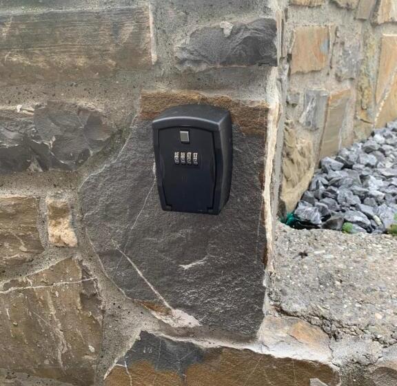 تختخواب و صبحانه California