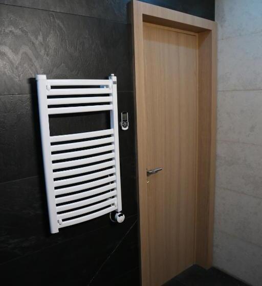 تختخواب و صبحانه California