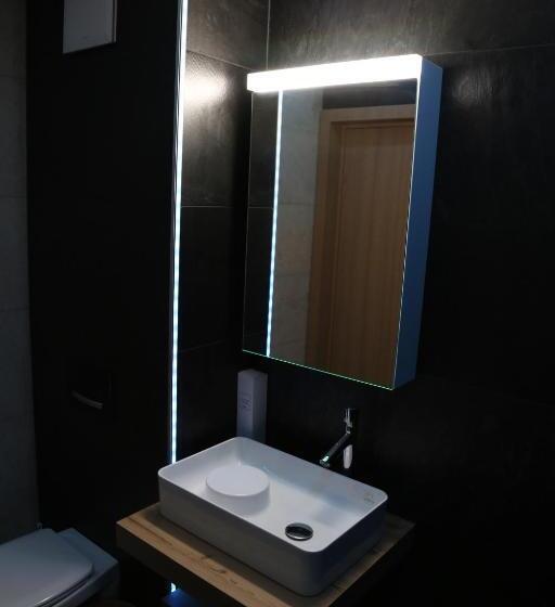 تختخواب و صبحانه California