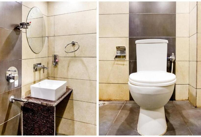 Capital O Hotel Komal Palace