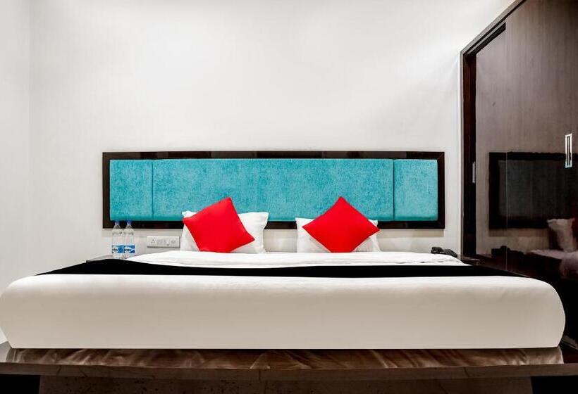 Capital O Hotel Komal Palace