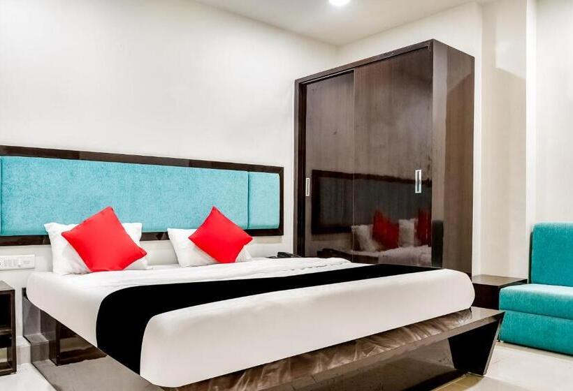 Capital O Hotel Komal Palace