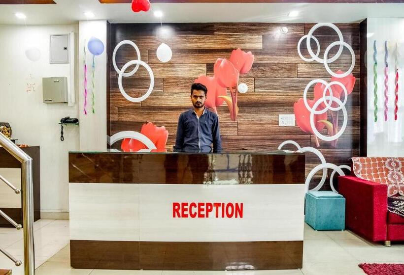 Capital O Hotel Komal Palace