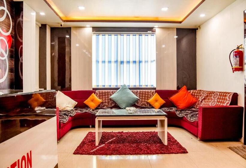 Capital O Hotel Komal Palace