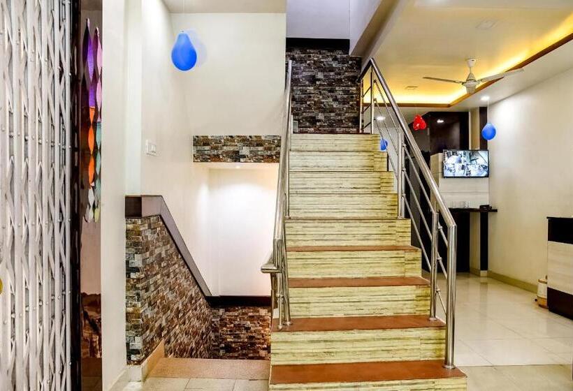 Capital O Hotel Komal Palace