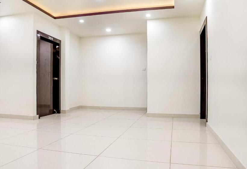 Capital O Hotel Komal Palace