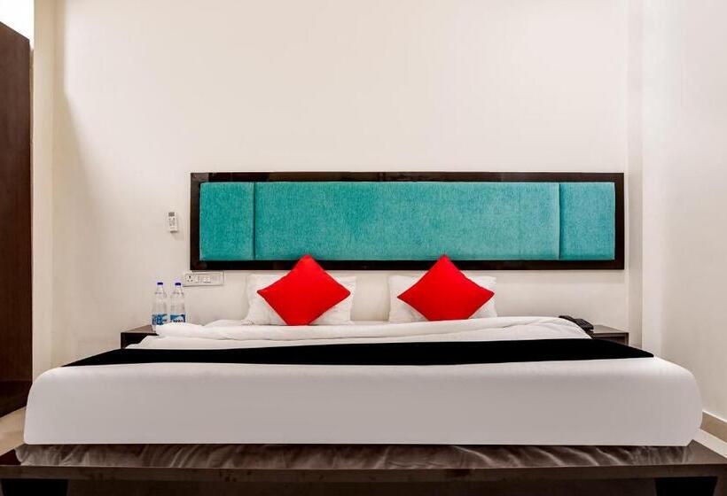 Capital O Hotel Komal Palace