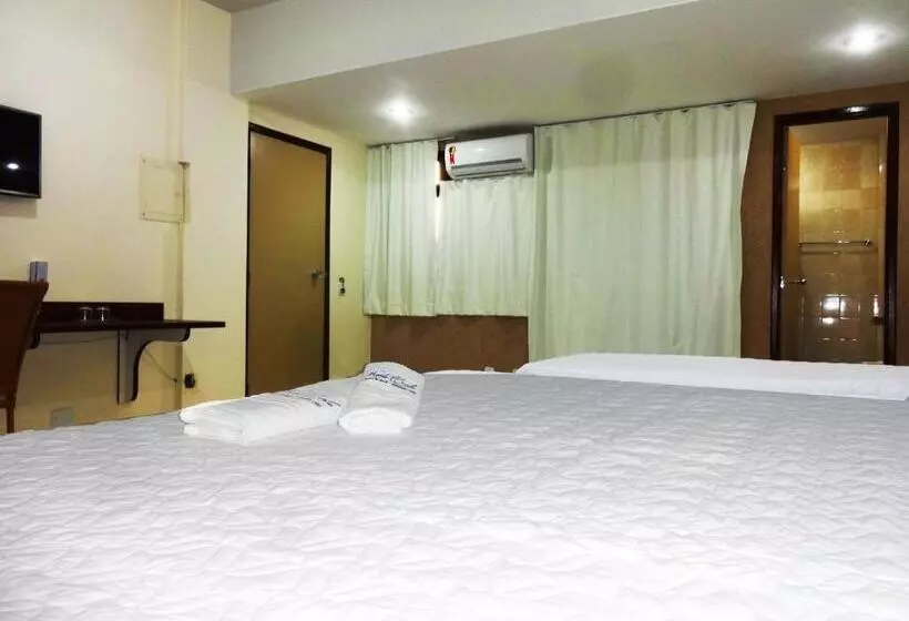 ホテル Monte Carlo Uberaba   Próximo Ao Hospital Uftm , Hospital Dr Hélio Angotti E Hospital Regional Ubera