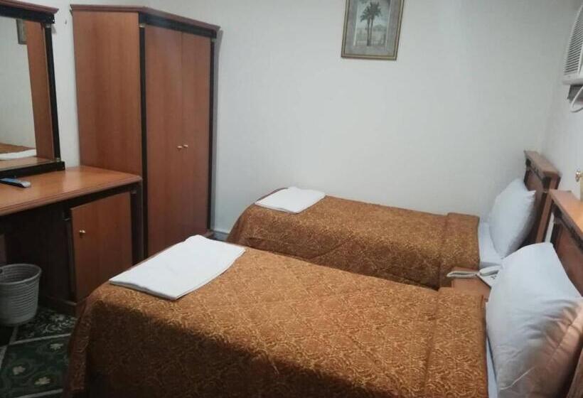 ホテル Rawdat Alkhalil