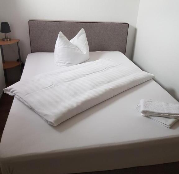 فندق Zur Altstadt