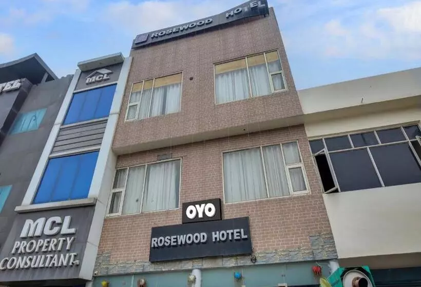 Oyo Flagship 43968 Hotel Rosewood
