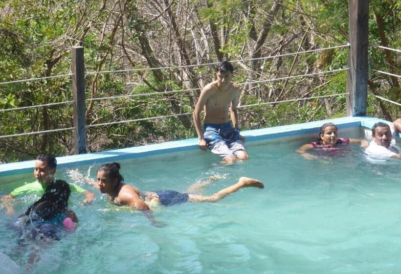 پانسیون Centro Ecoturístico Flor De Pochote
