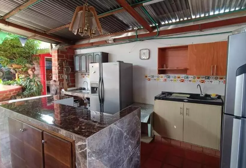 Majatalo Hostal Villa Aurora