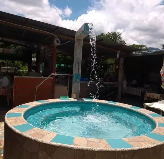 Majatalo Hostal Villa Aurora