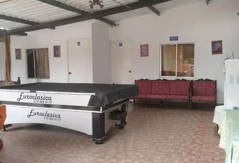 Majatalo Hostal Villa Aurora