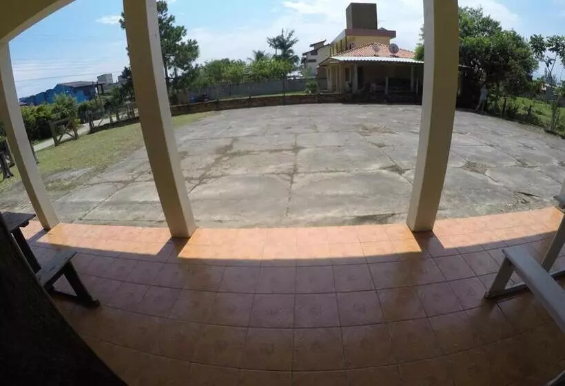 Majatalo Suítes Casa Amarela Da Ferrugem