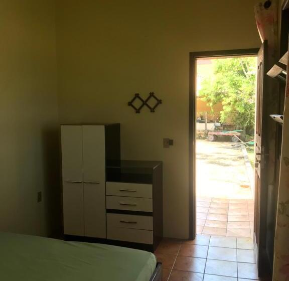 펜션 Suítes Casa Amarela Da Ferrugem