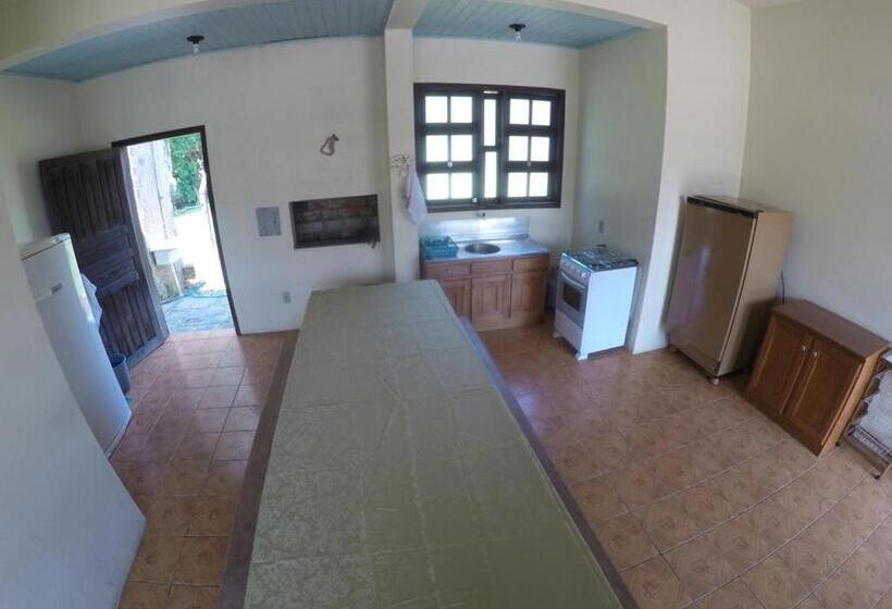 펜션 Suítes Casa Amarela Da Ferrugem