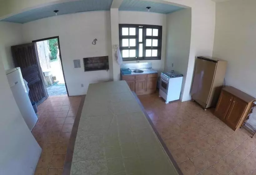 Majatalo Suítes Casa Amarela Da Ferrugem