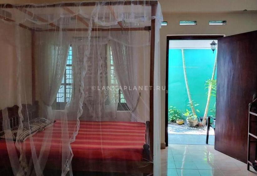 بنسيون Twin Palms