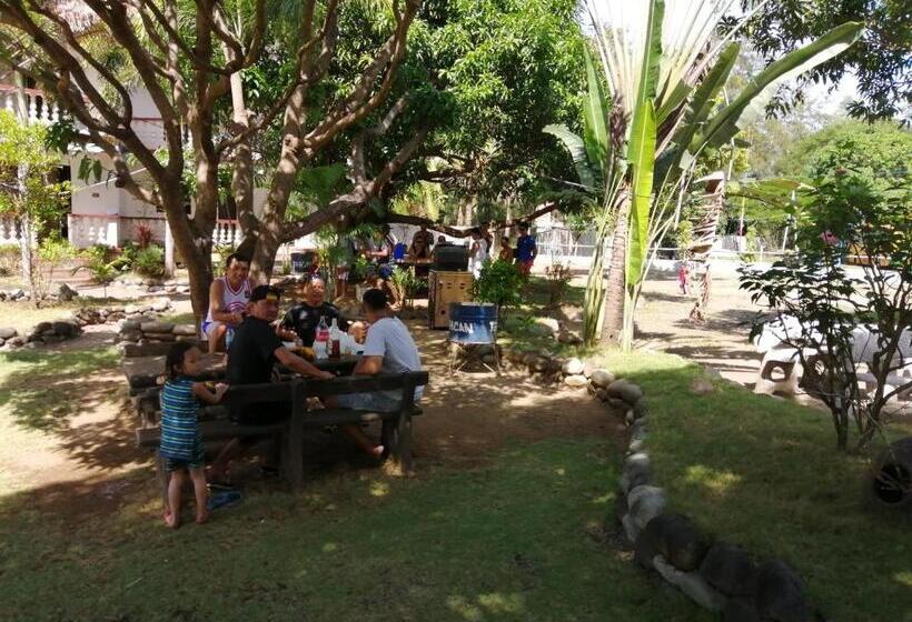 호스텔 Seasun Beach Resort &