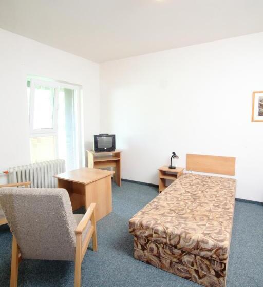 ユースホステル Penzion A Ubytovna Oáza