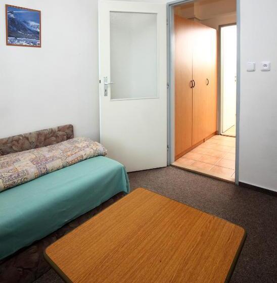 ユースホステル Penzion A Ubytovna Oáza