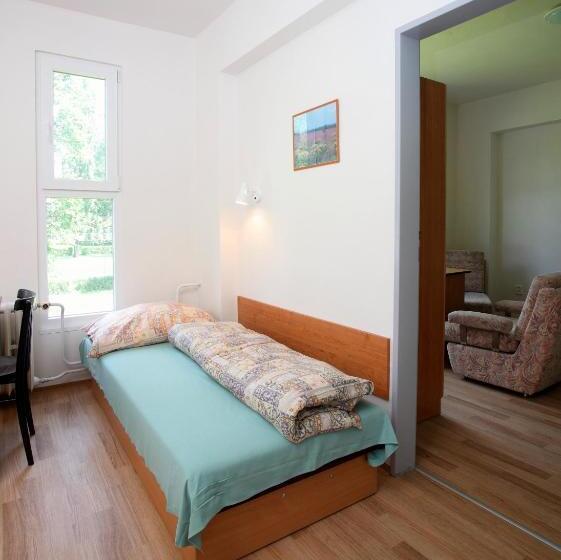 ユースホステル Penzion A Ubytovna Oáza