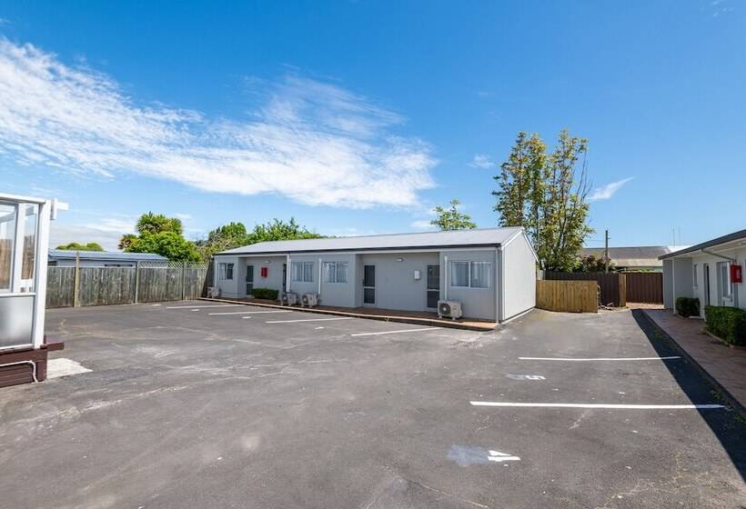 Aurora City Suites Motel