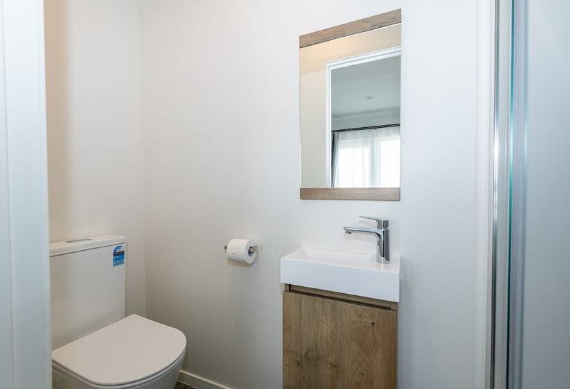 Aurora City Suites Motel