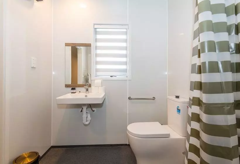 Aurora City Suites Motel