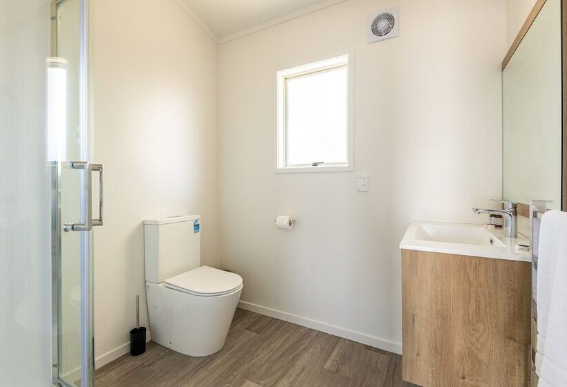 Aurora City Suites Motel