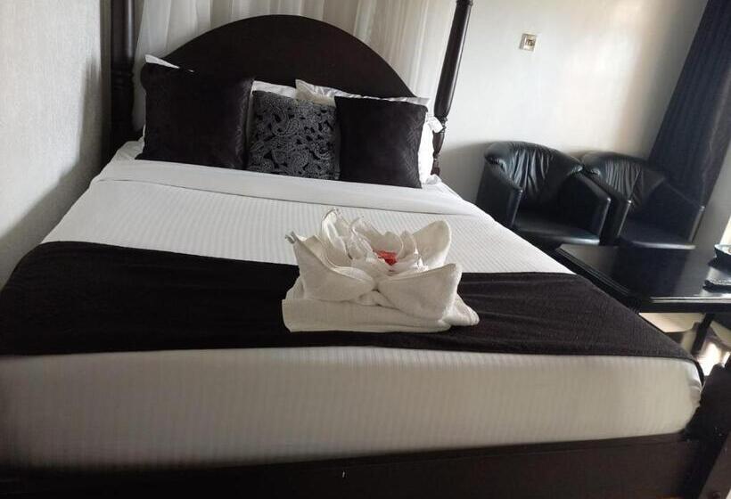 هتل Balmoral Beach