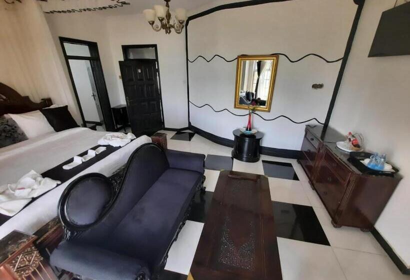 هتل Balmoral Beach