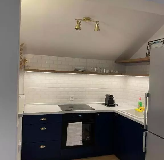 تختخواب و صبحانه Guest House Zamak