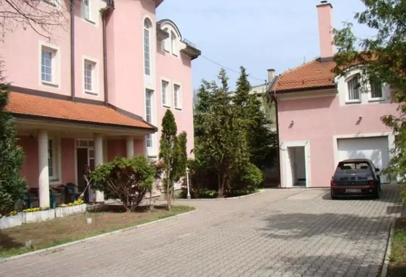 تختخواب و صبحانه Guest House Zamak