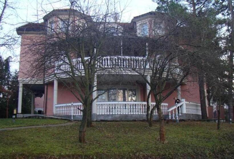 تختخواب و صبحانه Guest House Zamak