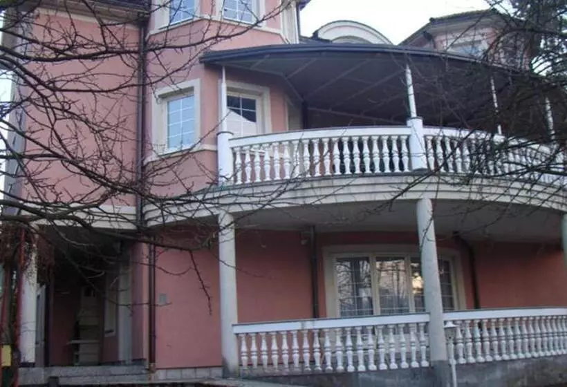 تختخواب و صبحانه Guest House Zamak