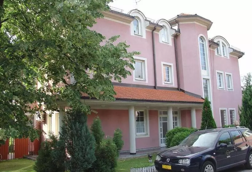 تختخواب و صبحانه Guest House Zamak