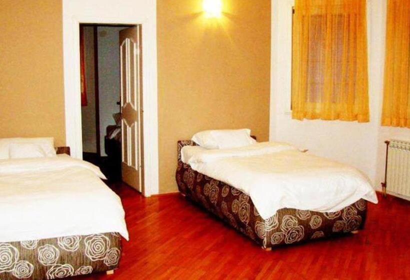 تختخواب و صبحانه Guest House Zamak