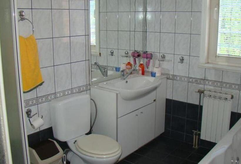 تختخواب و صبحانه Guest House Zamak