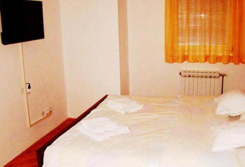 تختخواب و صبحانه Guest House Zamak