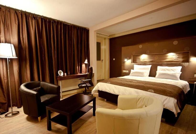 住宿加早餐  Raadhuis Dinther Suites